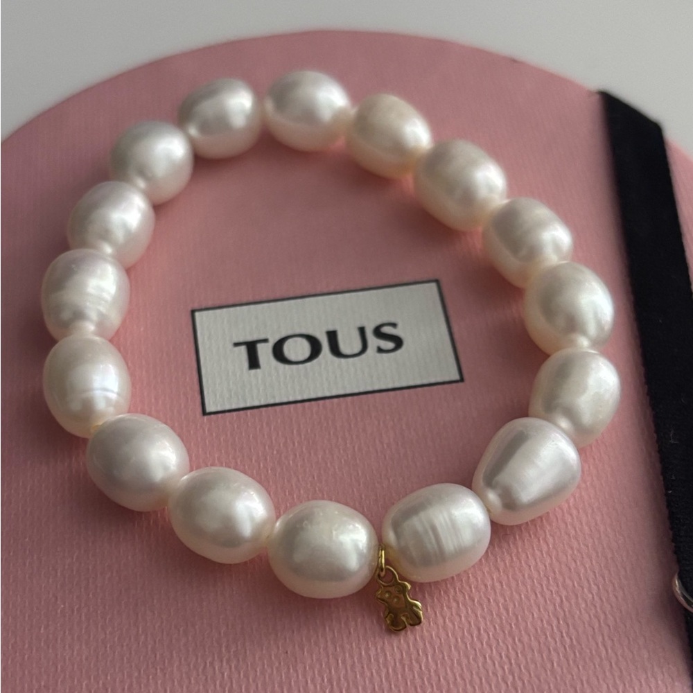 Tous Pearl with gold bear bracelet